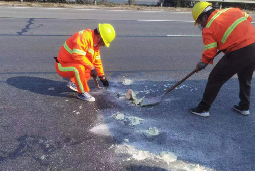 礼纪镇公路下沉注浆加固